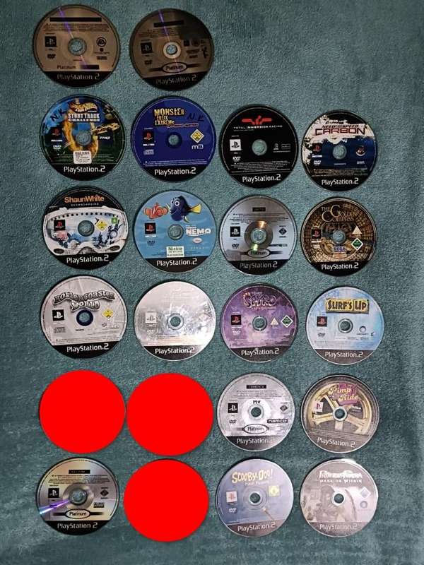 PS2 + 2 x Controllers + 19 Games + Extras