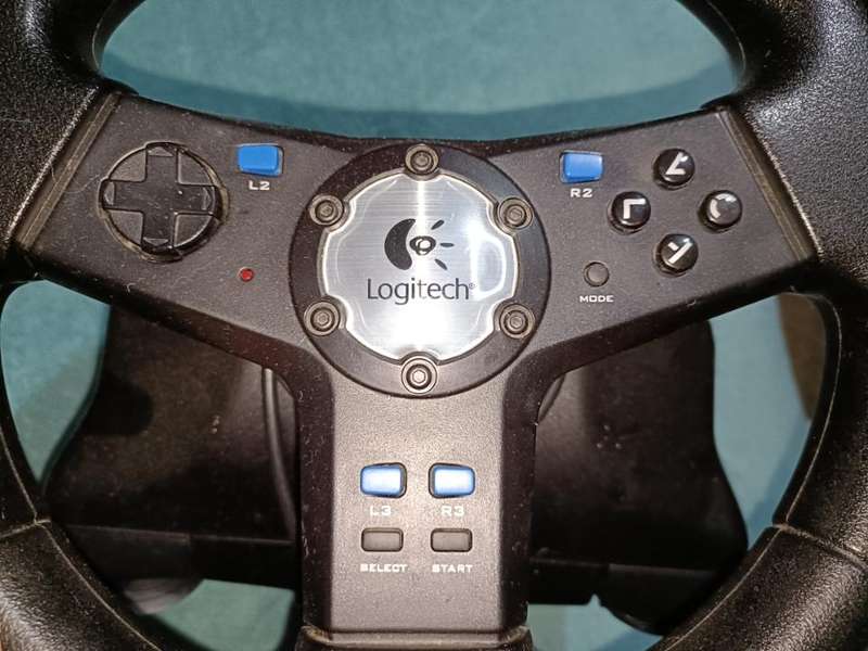 PS2 + 2 x Controllers + 19 Games + Extras