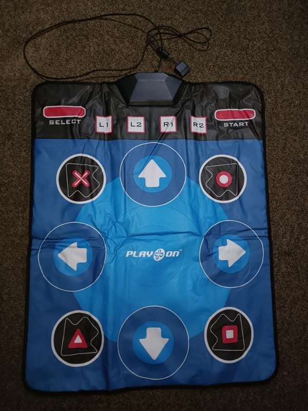 PS2 + 2 x Controllers + 19 Games + Extras