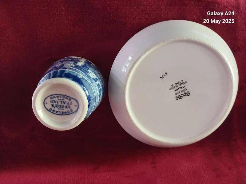 Set of 4 Copeland Spode Italian egg cups with underplates.