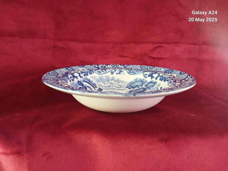 Pair of small Copeland Spode Italian bowls