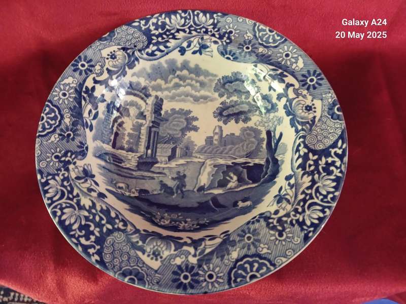 Pair of small Copeland Spode Italian bowls