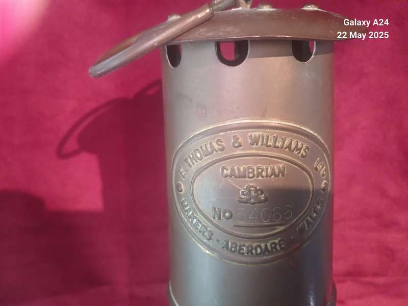 Brass miners safety lamp, E. Thomas & Williams.