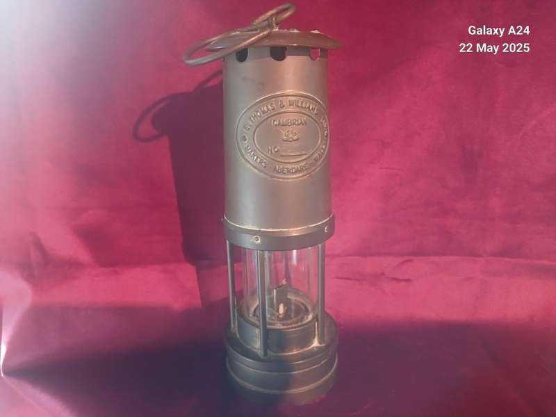Brass miners safety lamp, E. Thomas & Williams.