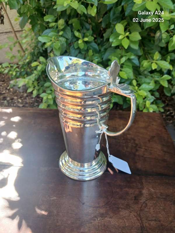Art deco style EPBM 3/4 pint cocktail mixer/ice tea jug.