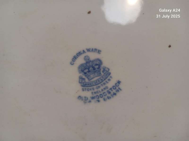 Corona ware "Old Woodstock" porcelain platrer