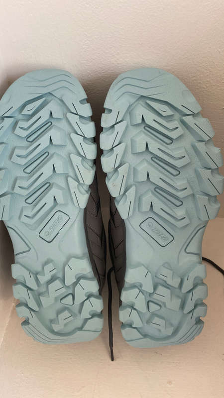 HI-TEC Ladies Pacific Trail Size 7