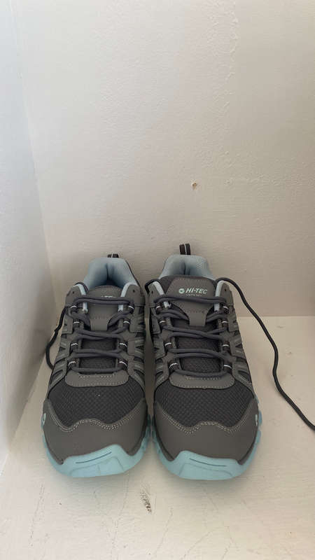 HI-TEC Ladies Pacific Trail Size 7
