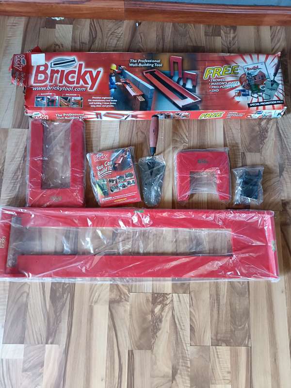 Wall building tool