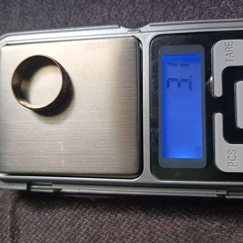 9ct Solid Gold  Ring 3.1 grams