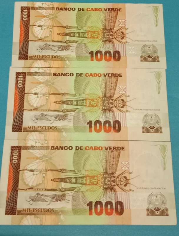 Cape Verde, 1000 (1,000) Escudos X 3 Notes in series in crisp condition