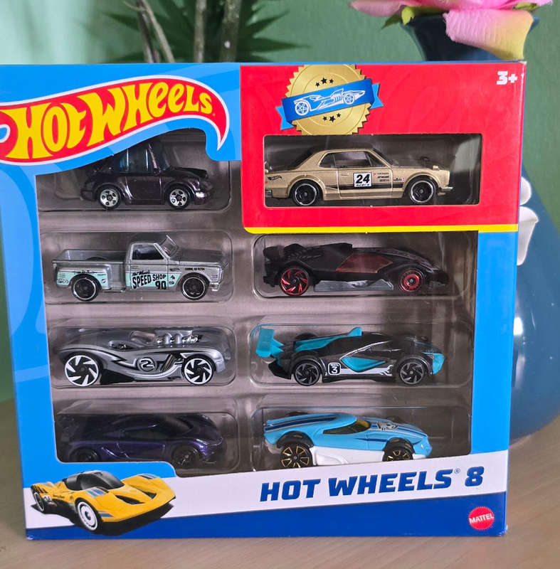 Hot wheels 8 pack