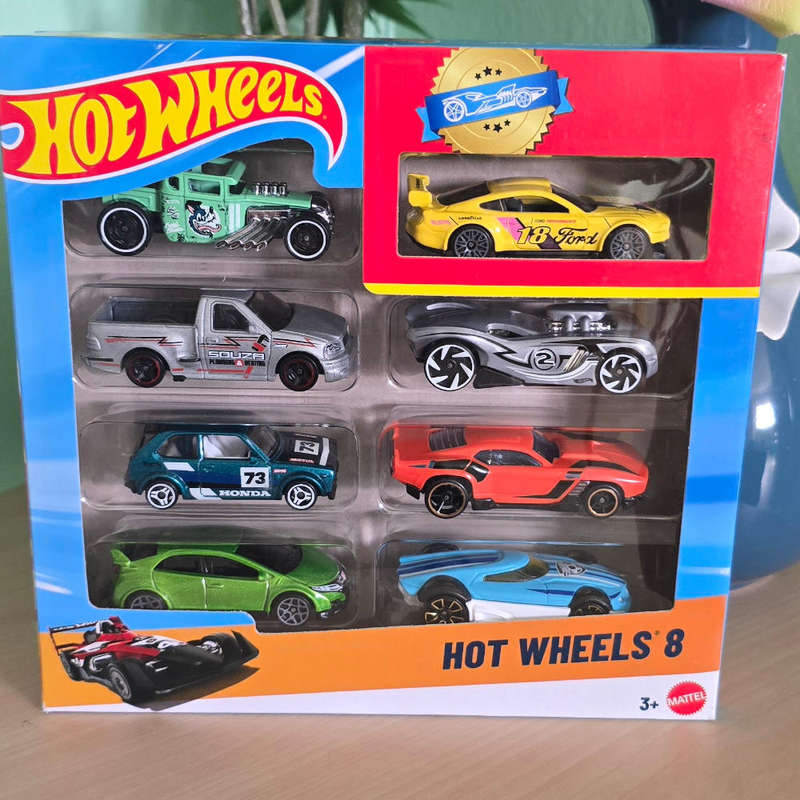 Hot wheels 8 pack