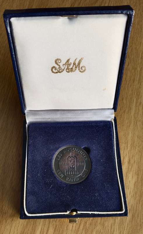 South Africa 1988 Les Huguenots Silver Proof R1. ( Case does not want to close)