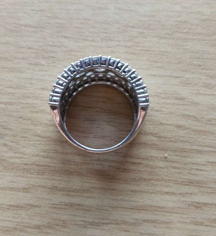 Beautiful Sterling silver ladies ring with semi precious stones. 17mm inside diameter.