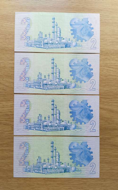 South Africa de Kock 4 good condition old R2 Bank notes.