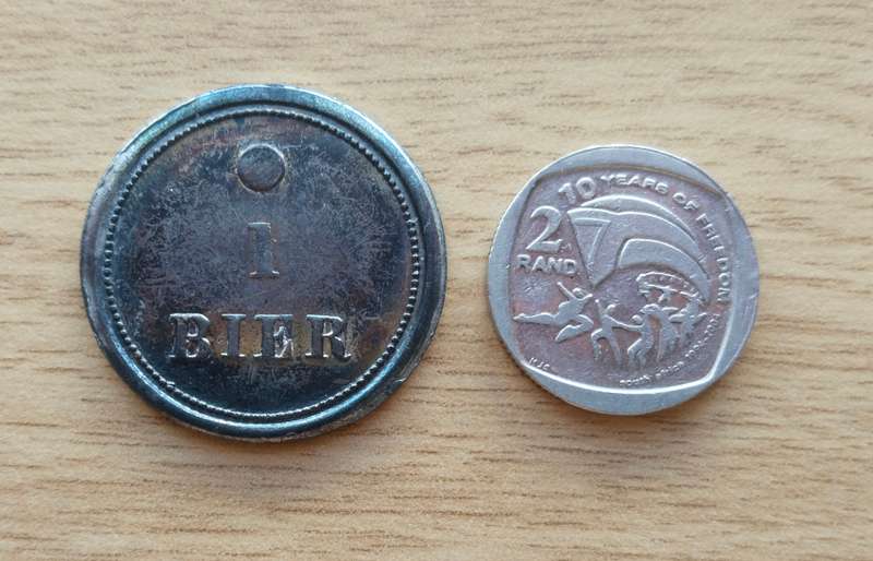 Old Unknown old 1 Bier Token. R2 just for size.