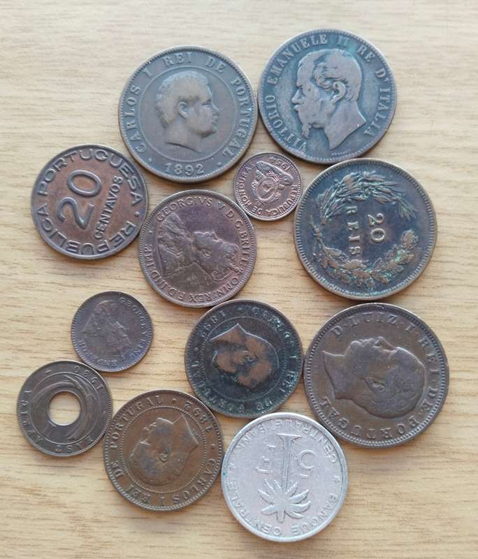 Collection of old coins from around the world. Some good.
