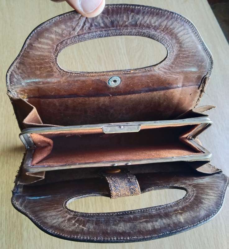 Beautiful vintage antique leather purse.