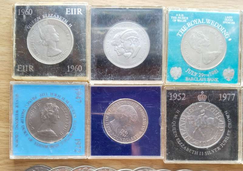Great Britain collection of 37 Commemorative crowns. One bid takes all.