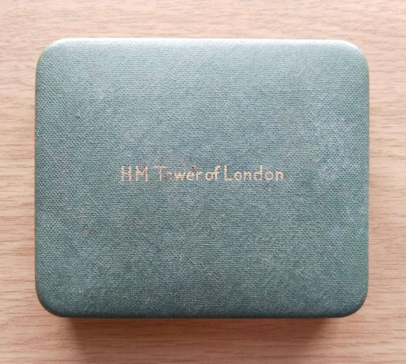 Great Britain 1976 Tower of London Large Commemorative Medal.