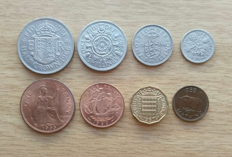 Great Britain Queen Elizabeth II Collection of great condition coin Set.