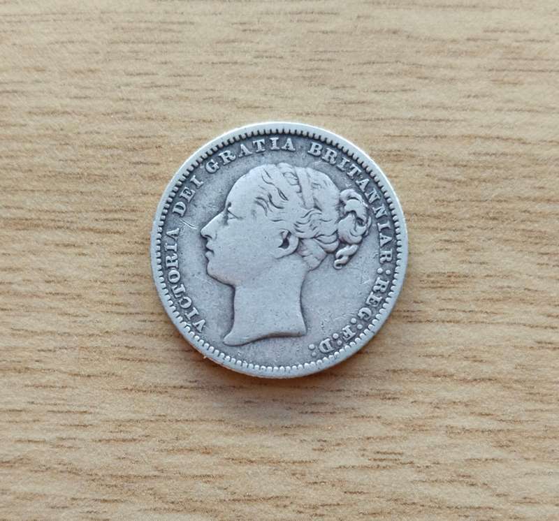 Great Britain 1881 Cracked die Silver Shilling.
