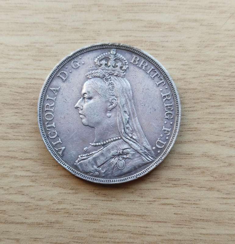 Great Britain 1890 Queen Victoria Sterling silver Crown. Nice coin!!
