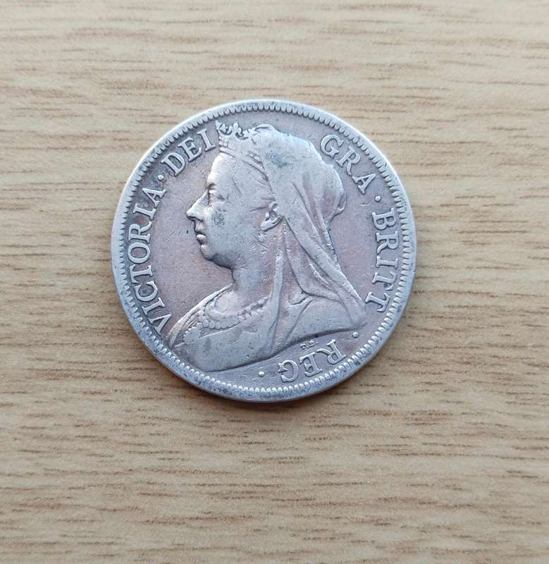 Great Britain 1900 Queen Victoria Sterling silver Half Crown.