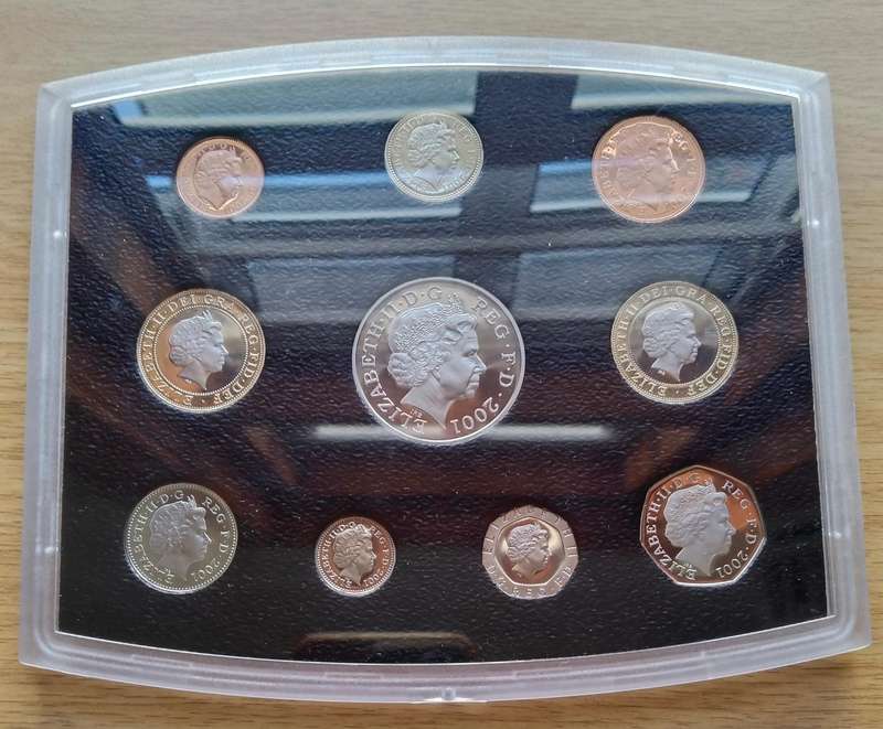 Great Britain 2001 Proof Coin set. Great collection!!