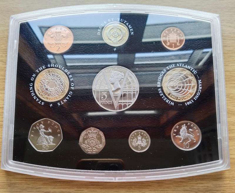 Great Britain 2001 Proof Coin set. Great collection!!