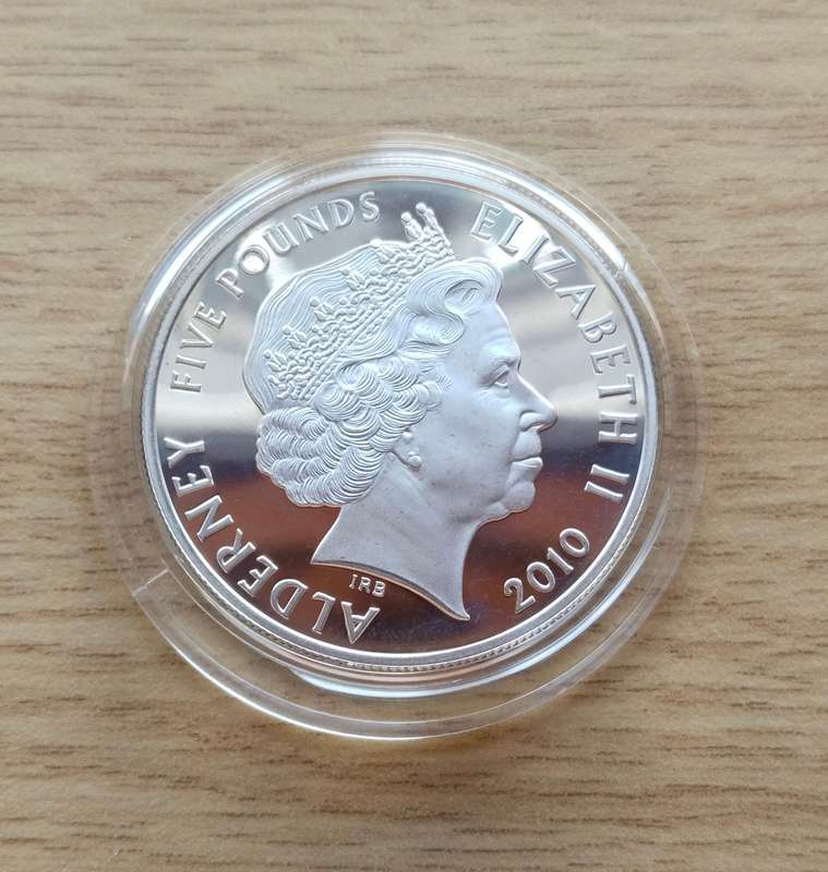 Great Britain 2010 Silver Engagement Five Pounds. 28.28 grams