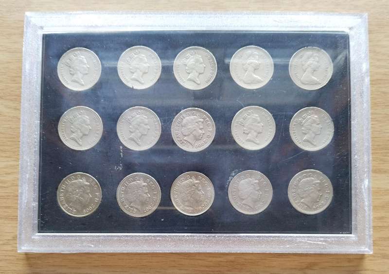 Great Britain collection of 15 Different one pound coin set.