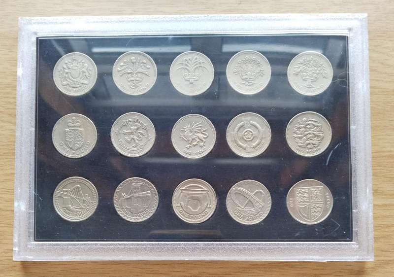 Great Britain collection of 15 Different one pound coin set.
