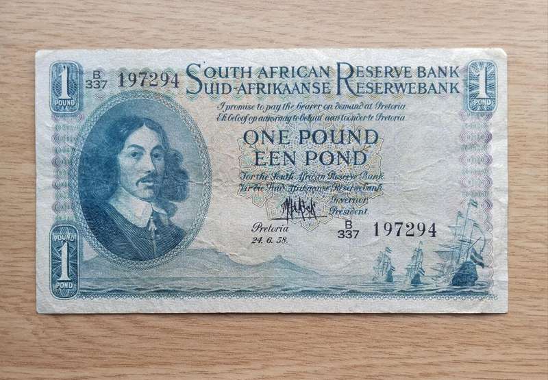 South Africa M.H. de Kock 24.6.58 Old one pound Bank Note. (294)