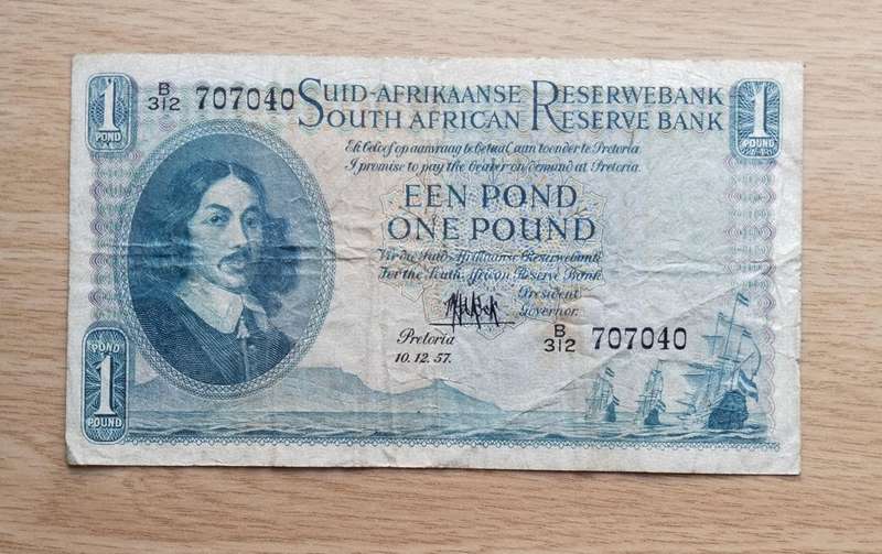 South Africa M.H. de Kock 10.12.57 Old one pound Bank Note. (040)