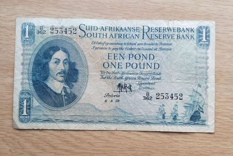South Africa M.H. de Kock 6.3.59 old one pound Bank Note. (452)