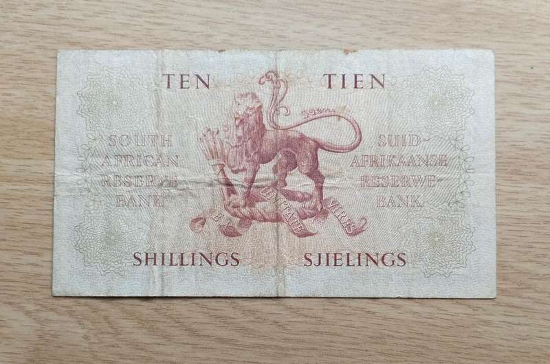 South Africa M.H. de Kock 7.10.58 Ten Shillings Bank Note. (860)
