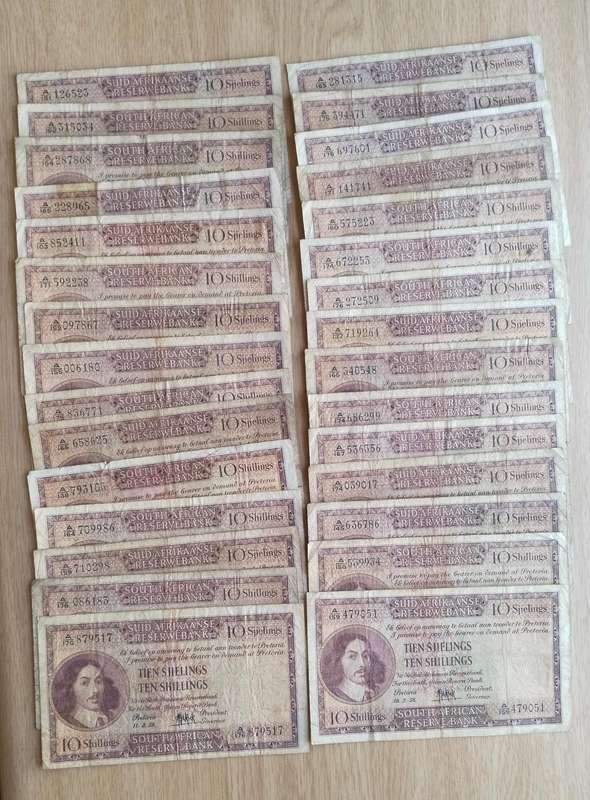 South Africa M.H. de Kock collection of 30 old ten Shillings Bank Notes. One bid takes all.