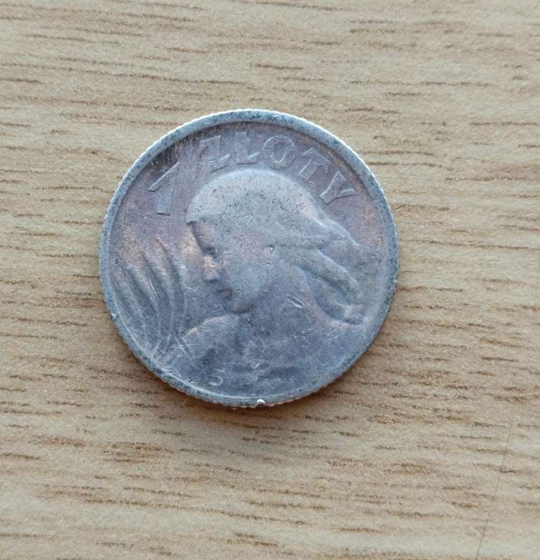 Poland 1924 Silver 1 Zloty. 5 grams. 75.0% Silver.