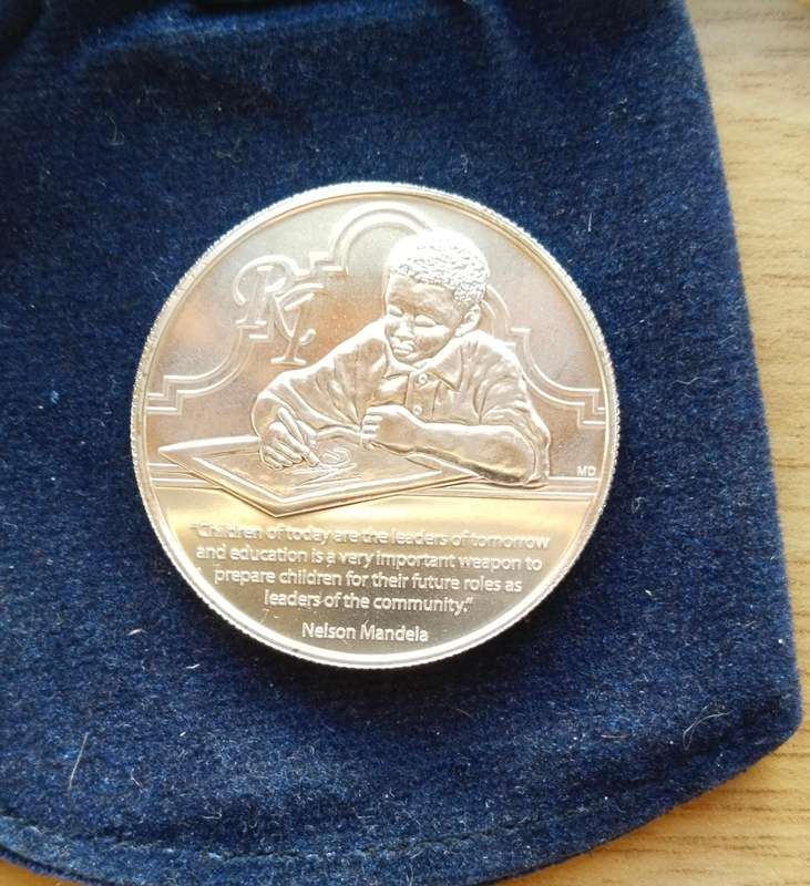 South Africa 2014 Silver UNC Nelson Mandela Life of a Legend One Rand.
