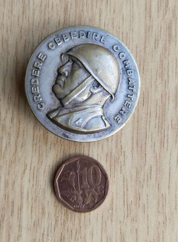 WW11 Italy Credere Obbedire Combattere Mussolini Medal.