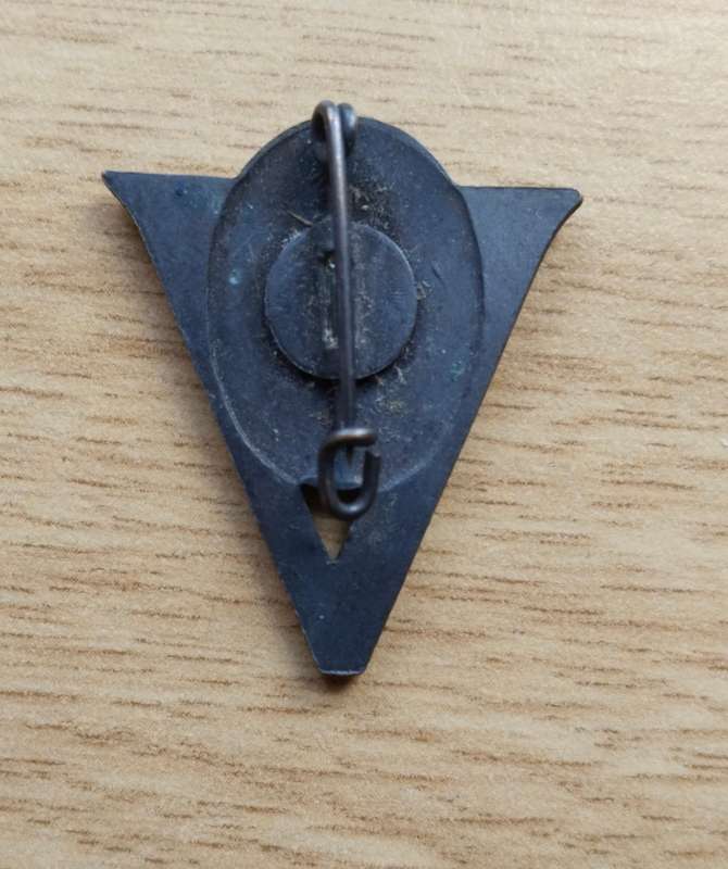 WW11 Jan Smuts Victory Pin Badge.