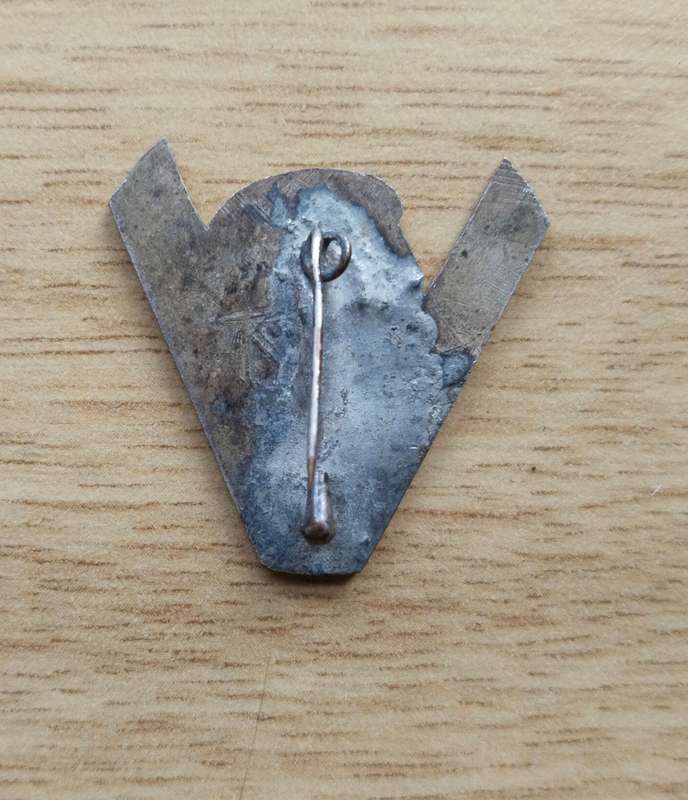 Great Britain WW11 King George V1 Victory Badge.
