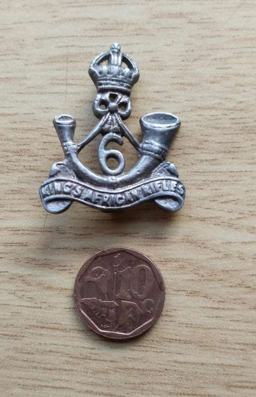 Great Britain Kings Rifles Collar Badge.