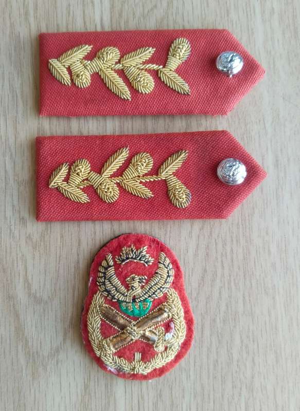 Brigadier General Mahabe Chris Botswana, Ethiopia and Malawi Defence Force Plaques. Great big set.