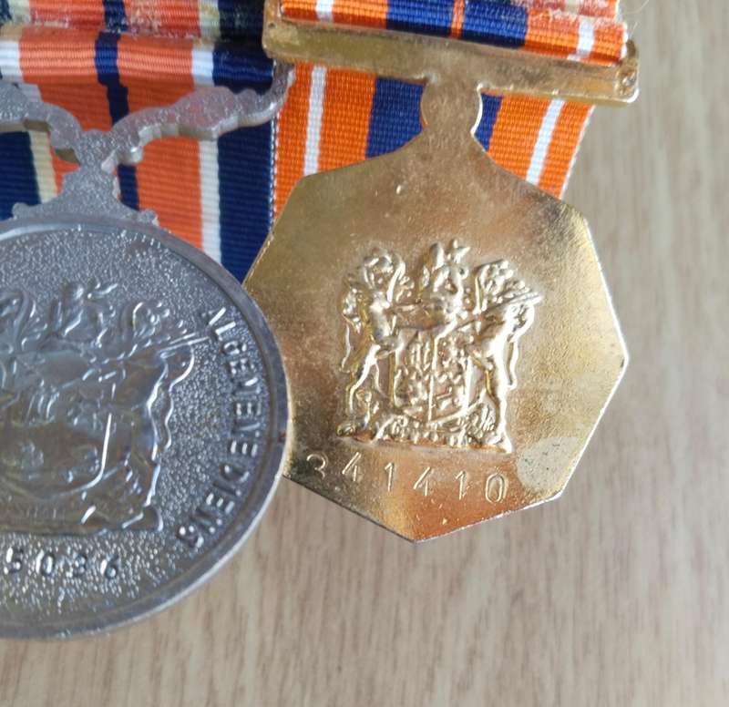 SANDF Full and Miniature Group Medals Awarded to 341410 And Others. Nice Set.