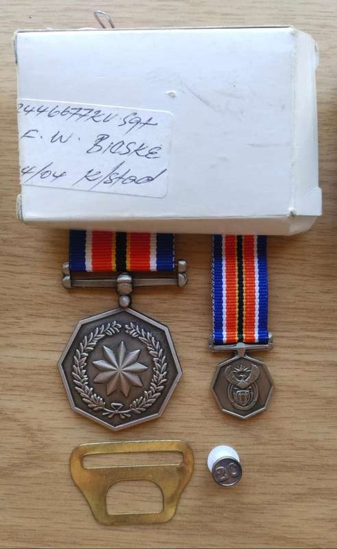 SANDF Full and Miniature Group Medals Awarded to SARGENT FFW BIESKE