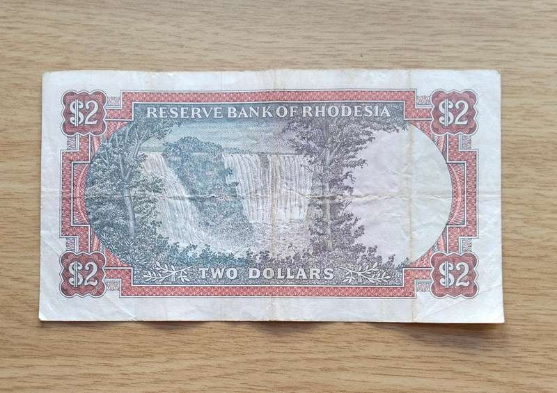 Rhodesia 4th January 1972 Two Dollar Bank Note. (477)