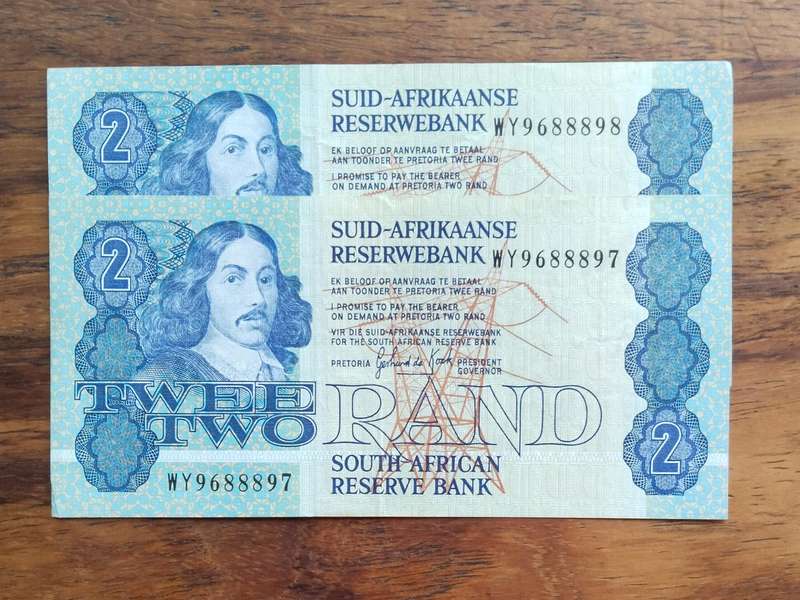 Replacement South Africa de Kock 2 consecutive number R2 Bank Notes. (WY897-WY898)